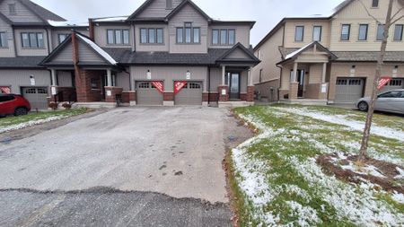 For Lease - 70 Ziibi Way Unit# Main, Clarington, Ontario - Photo 3