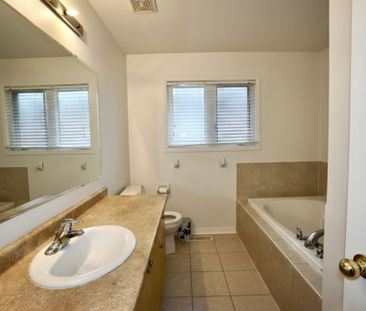 For Lease - 5153 Nestling Grove, Mississauga, Ontario - Photo 6