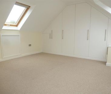 4 bedroom semi-detached house to rent - Photo 2