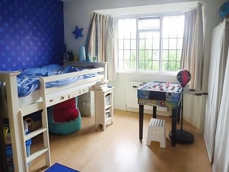 3 bedroom House To Let - Photo 4