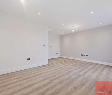 Beechwood Grove, Acton, W3 - Photo 2