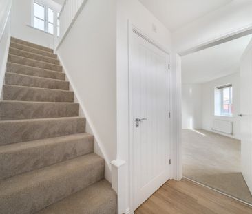 River Bank Close, Northampton, Upton - Photo 1