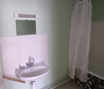 Location Appartement 2 pièces 37m² ARGENTON SUR CREUSE 36200 - Photo 4