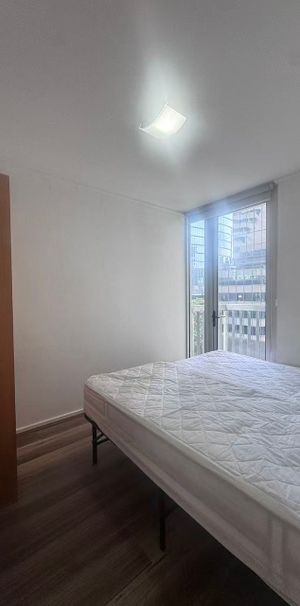 Prime Location Apartment in the Heart of Melbourne - Photo 1
