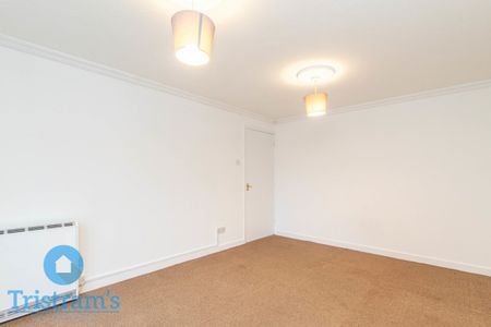 References Pending - 2 bed Flat - Photo 2