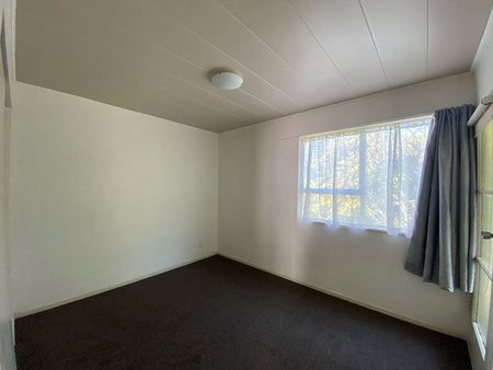 Charming 2BR Home in Normandale! - Photo 4