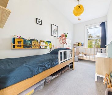Windmill Road, Hampton Hill, TW12 - Photo 2