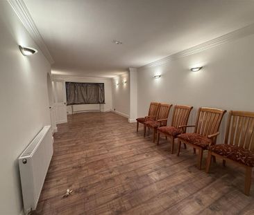 4 bedroom semi-detached house to rent - Photo 6