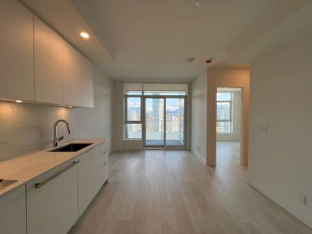 537 Cottonwood Ave #2108, Coquitlam, BC V3J0S4 - Photo 5