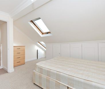 5 bedroom House To Let - Photo 4