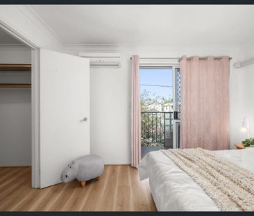 2 by 1 Townhouse. Great Location! - Photo 2