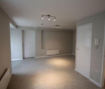 Douglas Court, Hartsbourne Road, Earley,RG6 - Photo 4