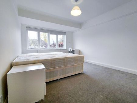 Princes Gardens, West Acton, London, W3 - Photo 3