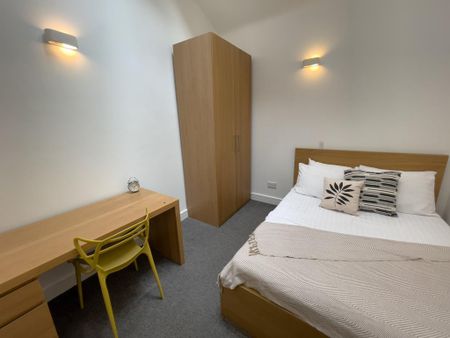 4 bedroom terraced house to rent - Photo 5