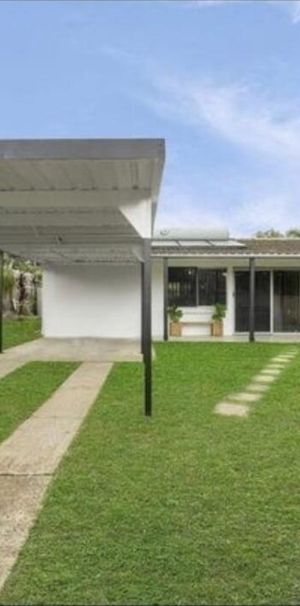 Charming and Spacious 5 bedrooms Home for Rent in Beautiful Daisy Hill Community! - Photo 1