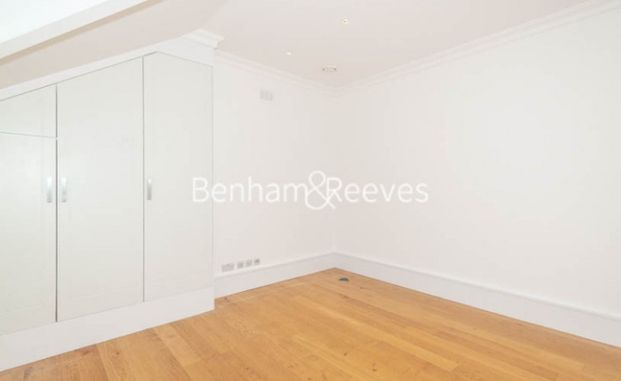 3 Bedroom flat to rent in Downside Crescent, Belsize Park, NW3 - Photo 1