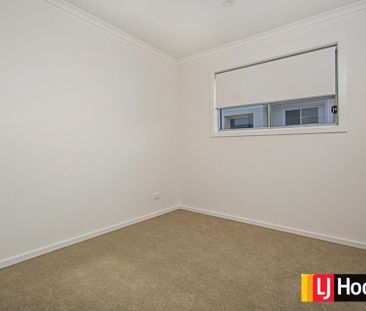 Stylish and Contemporary - Photo 1