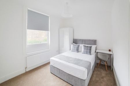 4 bedroom house to rent - Photo 3