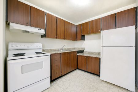 2177 Sherobee Road - 1 bedroom - Photo 2