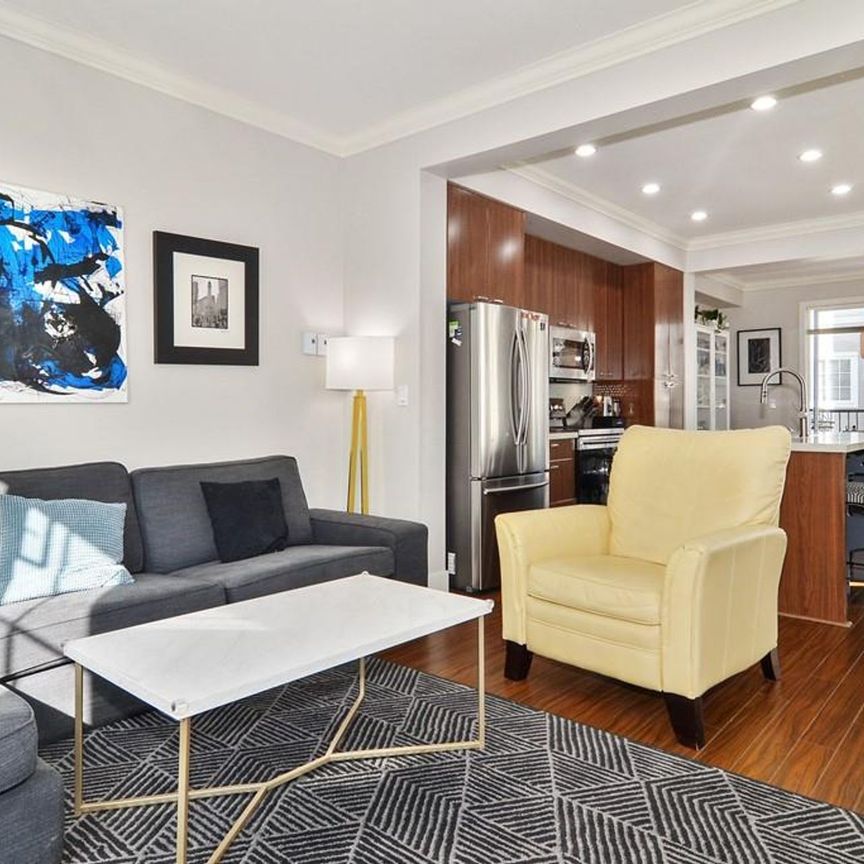 3 Bed Townhome with excellent amenities!!! - Photo 1