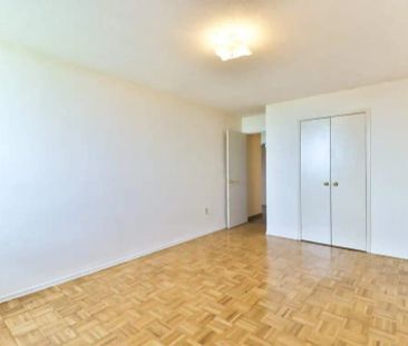 20 Carabob Crt. — 1 Bedroom + Den - Photo 5