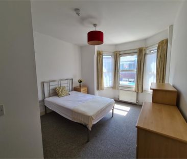 Room 5, Flat 2, 33 Mill Road, Cambridge - Photo 3