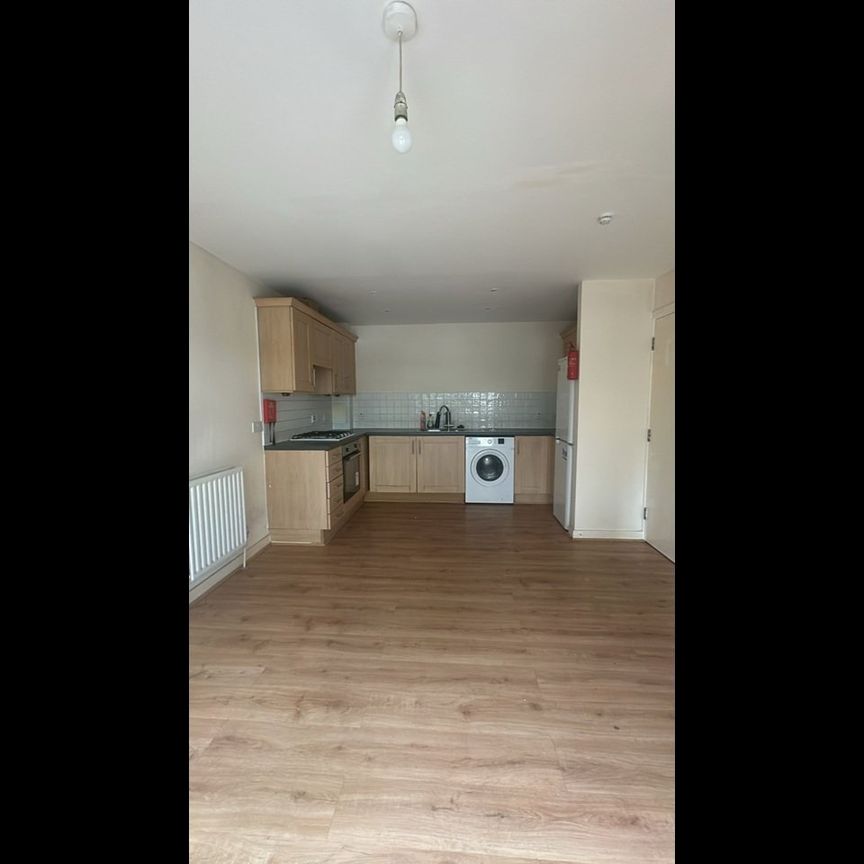 2 Bed Flat, Cooke Street, IG11 - Photo 1