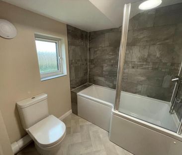 3 bedroom semi-detached house to rent - Photo 6