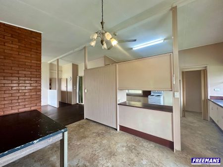 SPACIOUS 4-BEDROOM, 3-BATHROOM HOME IN AN UNBEATABLE CBD LOCATION - Photo 2