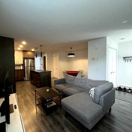 CONDO 3½ MEUBLÉ : 1 CHAMBRE & 1 SALLE DE BAIN - Photo 3