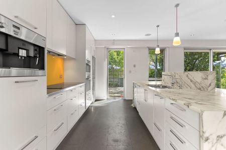 11 The Redoubt, Castlecrag. - Photo 4