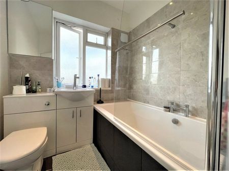 Charlton Road, Shepperton, Surrey,TW17 - Photo 2