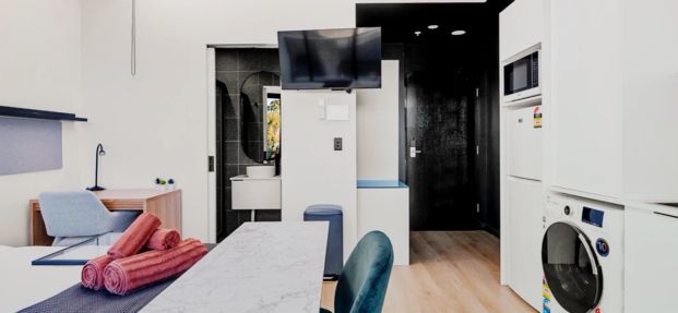 Superior Single Balcony Studio - Photo 1