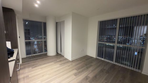 For Lease - 8 Interchange Way Unit# 2002, Vaughan, Ontario - Photo 1