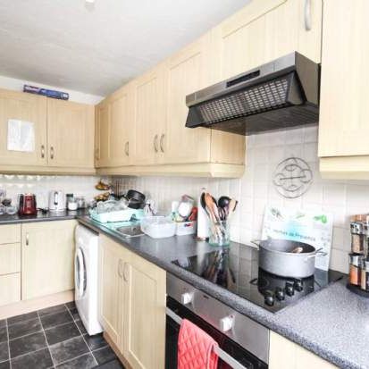 2 bedroom property to rent in Bracknell - Photo 1