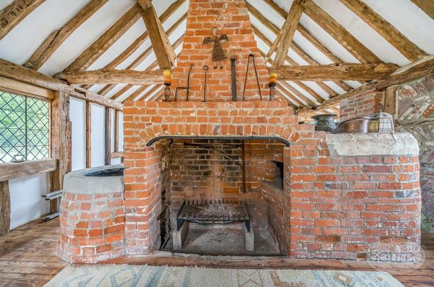 4 bedroom detached house to rent - Photo 1