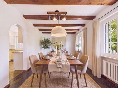 Privater Pool und traumhafte Naturkulisse: 235 m² Wohnfläche, Garag... - Foto 2