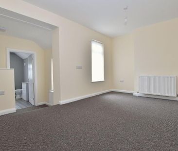 43 Main Street, Kircubbin, BT22 2SR - Photo 2