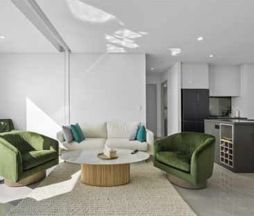 Stunning Ocean Views in the Heart of Surfers Paradise - Photo 1