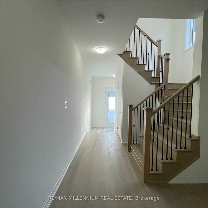 Detached Home For Lease | W8104816 - Photo 1