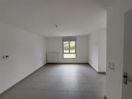 Location appartement 3 pièces - 67m² à L'isle-d'abeau (38080) - Photo 3