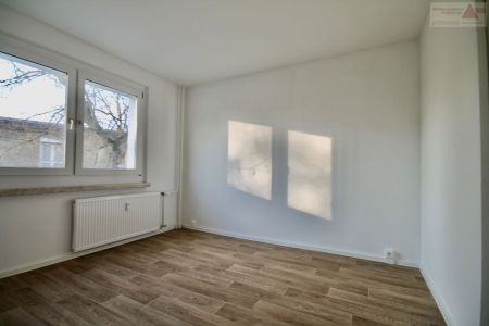 Schon entdeckt? - Moderne 4-Raum-Wohnung mit Balkon in Klingenberg - Photo 4