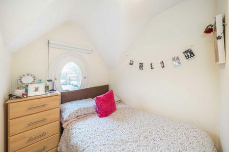 3 bedroom flat to rent - Photo 5
