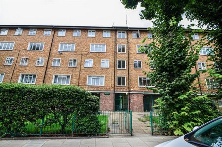 Fairhurst, Compayne Gardens, London, NW6 - Photo 3