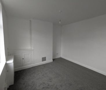 4 bedroom terraced house to rent - Photo 6
