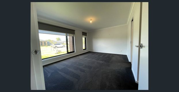 Modern Living in Stratford - Photo 1