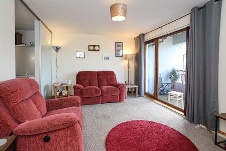 27 Shaftesbury Drive, Bangor, BT20 3GF - Photo 2
