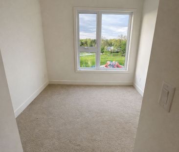 For Lease - 16 Melbourne Avenue Unit# 304B, St. Catharines, Ontario - Photo 5