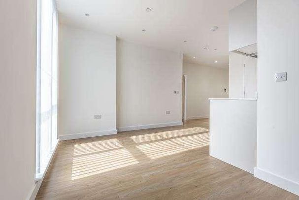 Royal Winchester House, Bracknell, RG12 - Photo 1