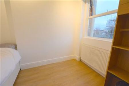 2 Bed Flat, Brent Street, NW4 - Photo 2